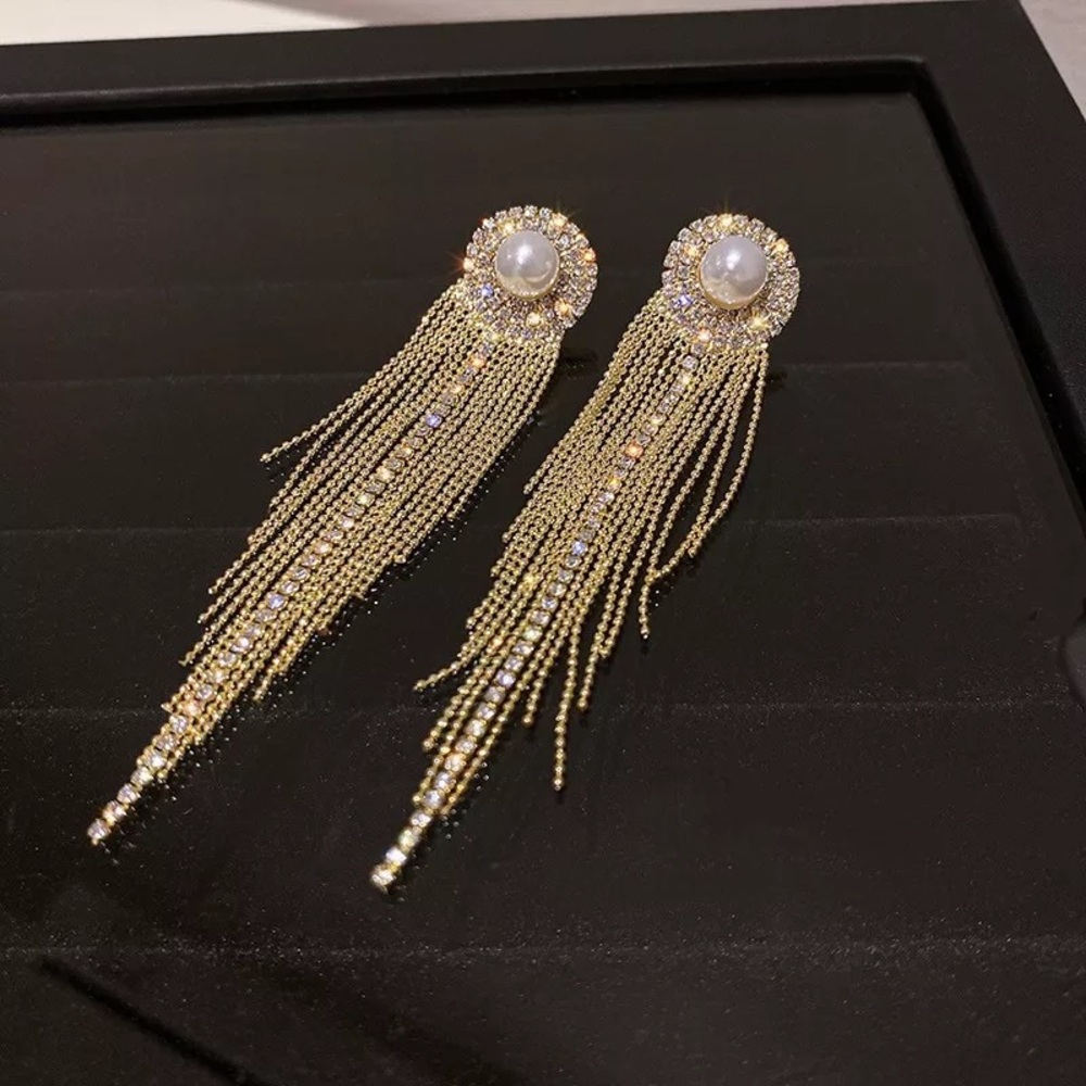 Usury good tassel earring Diamond long large big